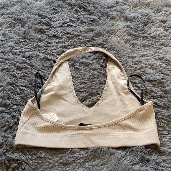 Missguided halter neck crop - Picture 2 of 3